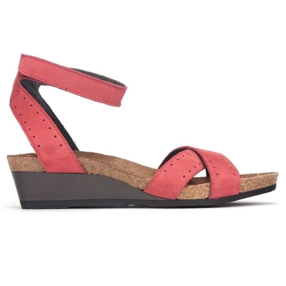 Naot Red Wand Strappy Leather Kitten Wedge Sandal Size 40 (9) - Picture 1 of 12